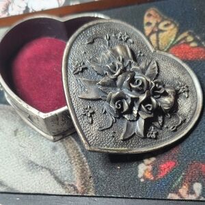 Heart-Shaped Silver Jewelry Box with Floral Design
